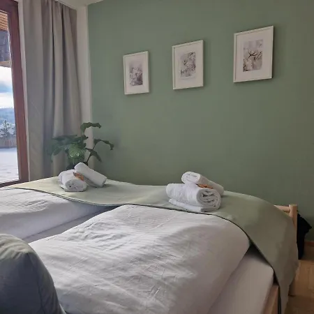Gemuetliche Mit Grosser Sonnenterrasse Fuer 6 Personen Lägenhet *