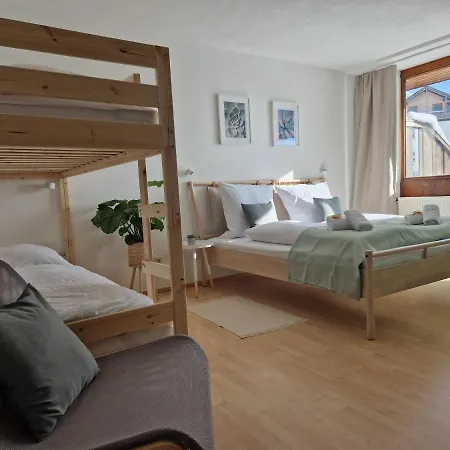 Apartment Grosse Terrasse, Netflix, 5min Zum Skilift, 6 Personen, Waldnah, *